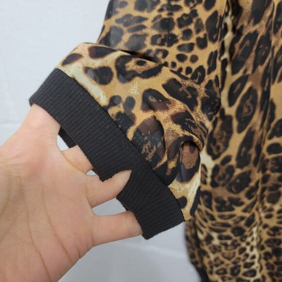 Bobbie Brooks Sheer Leopard Top 1x - Picture 7 of 8